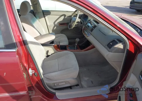 2003 Toyota Camry Xle z USA, uszkodzony, nr VIN 4T1BE32K03U166778